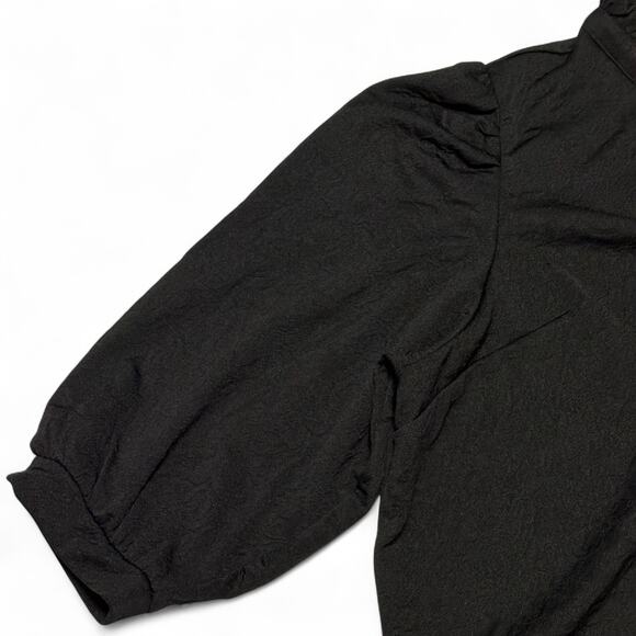 Crown & Ivy Black Jacquard Top Blouse Plus 4X Ruffle V-Neck 3/4 Sleeve NWT - Picture 5 of 9